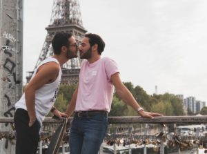 18 Romantic French Phrases to Find Love in France | OptiLingo